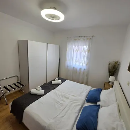 Lilli Fazana 2 Erwachsene 2 Apartman Valbandon
